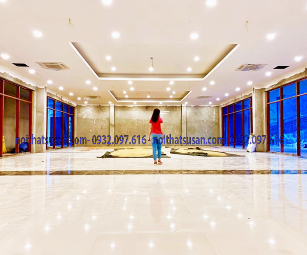 Trần thạch cao shop quần áo 1